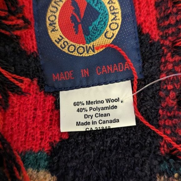 MOOSE MOUNTAIN CO. Canada: Navy Red Tan Merino Wool Blend Bear Scarf NWT - Picture 4 of 4